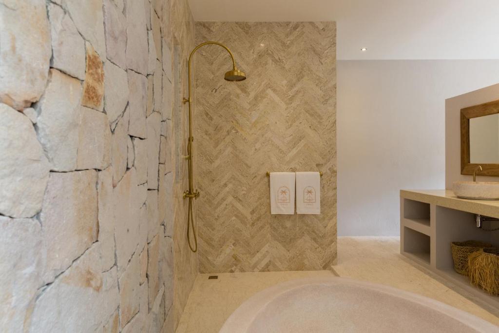 Ein Badezimmer in der Unterkunft Cielo Boutique Hotel & Spa Samui