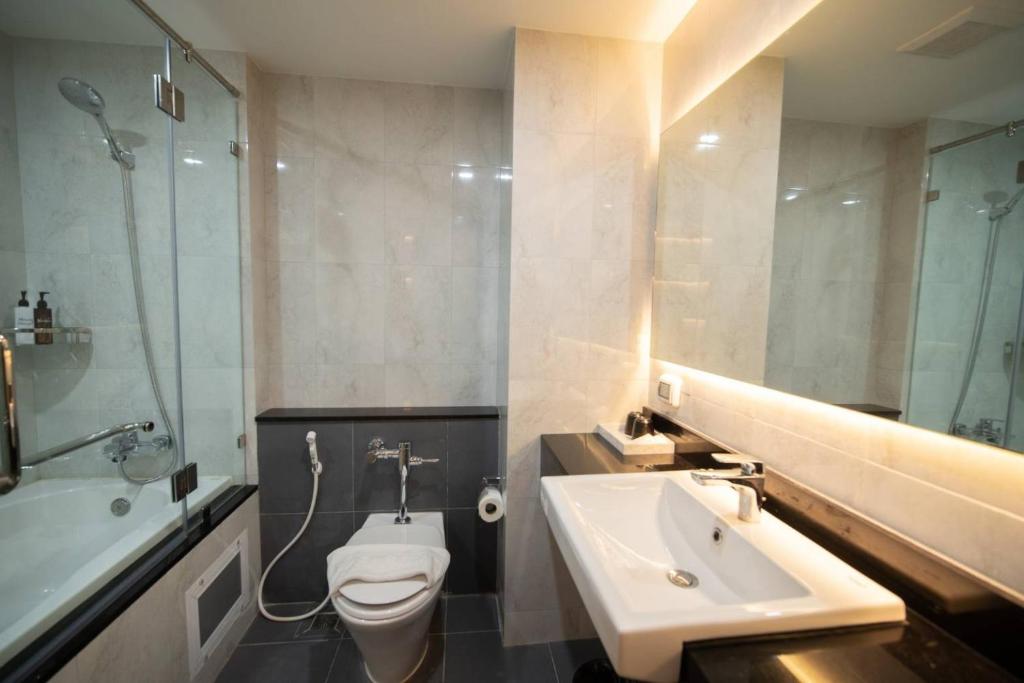 
Deluxe Room with Bathtub
