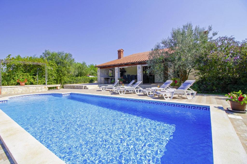 Fotografia z galérie ubytovania Villa Lavinia in Kavran (Haus für 8-10 Personen) v destinácii Krnica