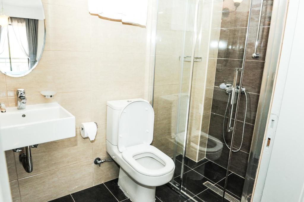 Koupelna v ubytování Valentino Hotel