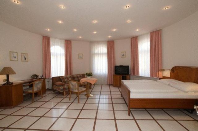 Postel nebo postele na pokoji v ubytování Hotel Haus Reichert