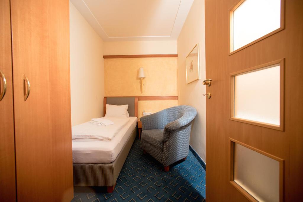 Hotel Locker & Legere - Salle Familiale Avec Balcon