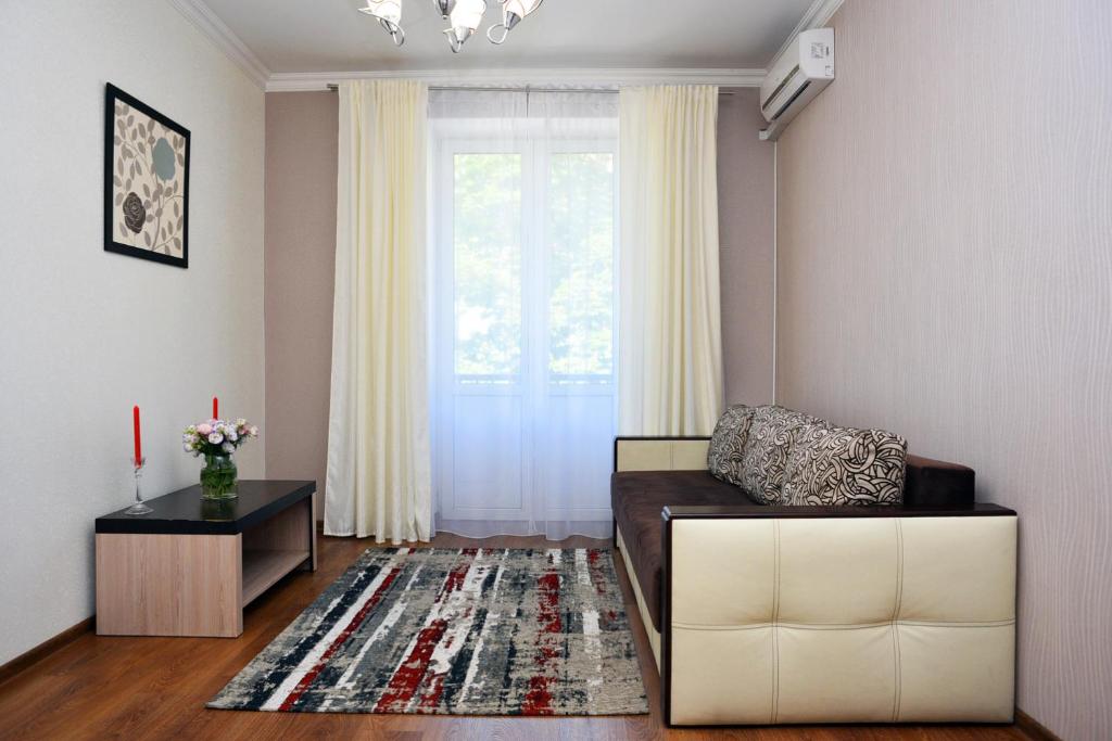 Premium Rent in Kiev Centre - Kiev - One-Bedroom Apartment With Balcony