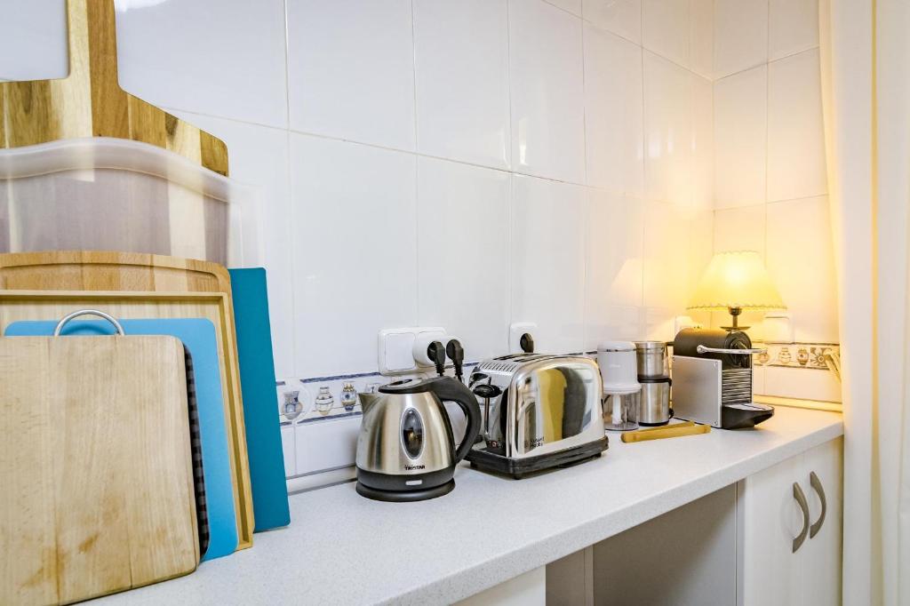 A kitchen or kitchenette at SAA2- comfortable apartment Puerto banus