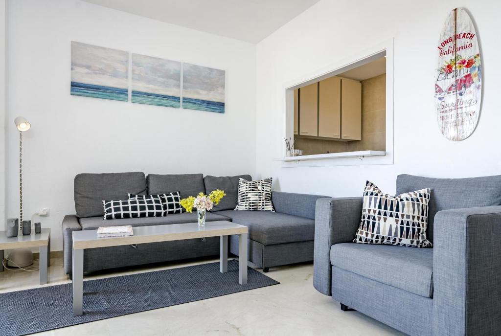 Posezení v ubytování LL- Cozy apartment just next to the beach