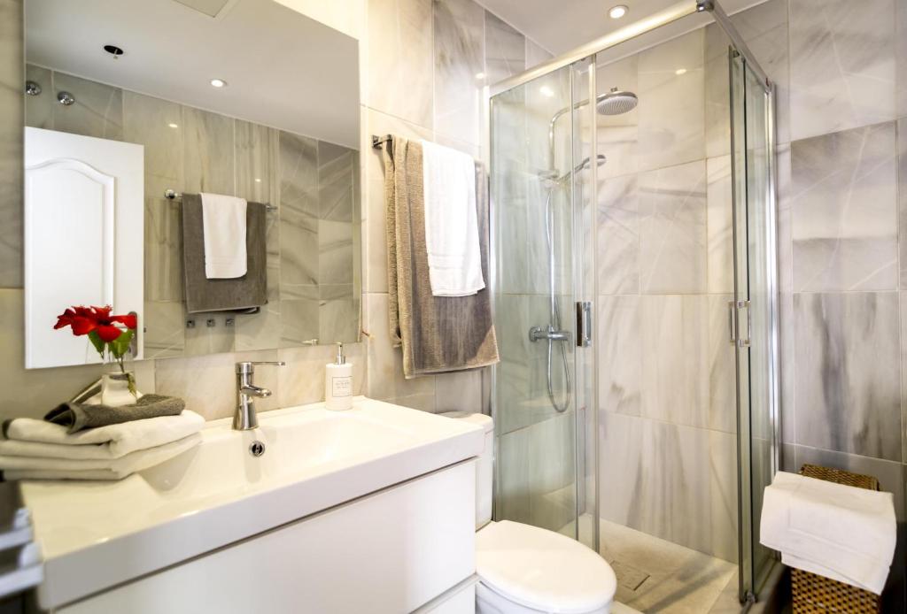 Koupelna v ubytování CL- 1 bedroom walking distance to Puerto Banus