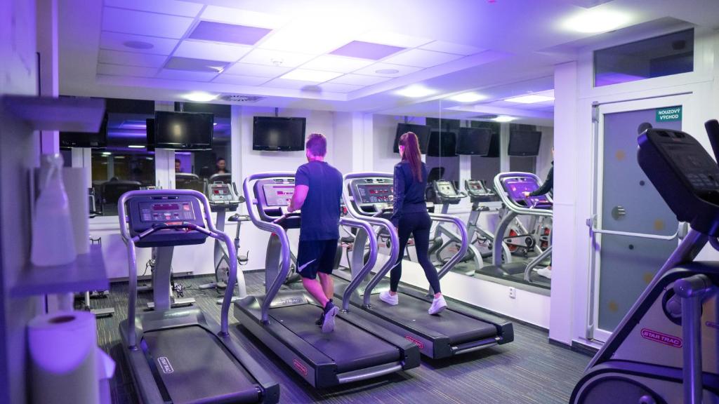 Fitness centrum a/nebo fitness zařízení v ubytování Hotel JeštěBrno