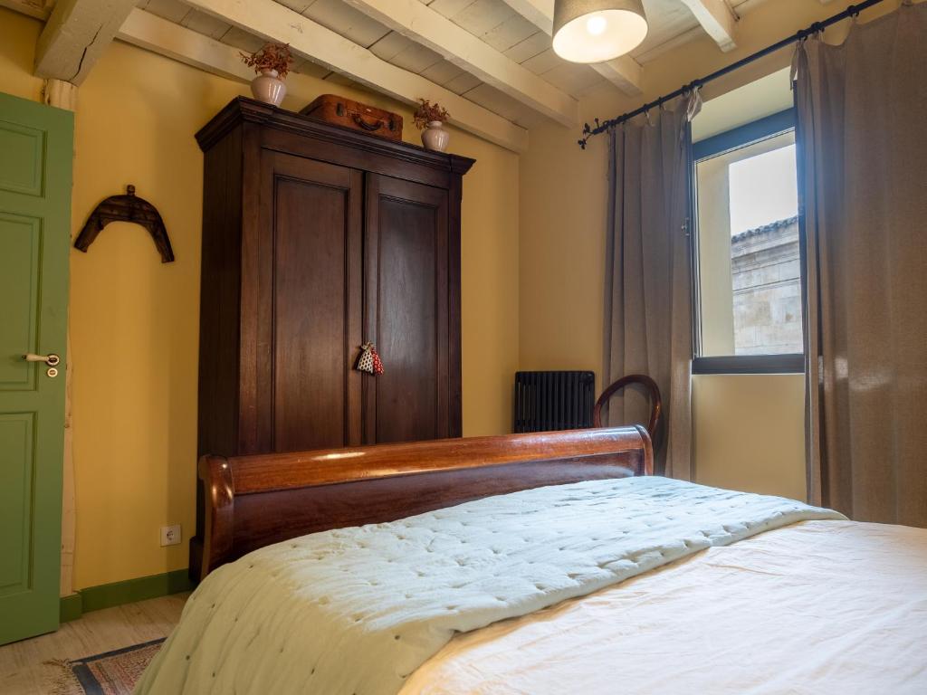 Posteľ alebo postele v izbe v ubytovaní Encantadora Casa de Pueblo con 5 Hab. en Burgos