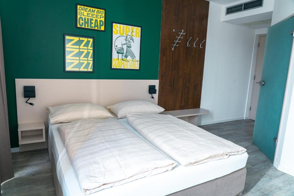 SLEEEP HOTEL Ansfelden - Resim 21