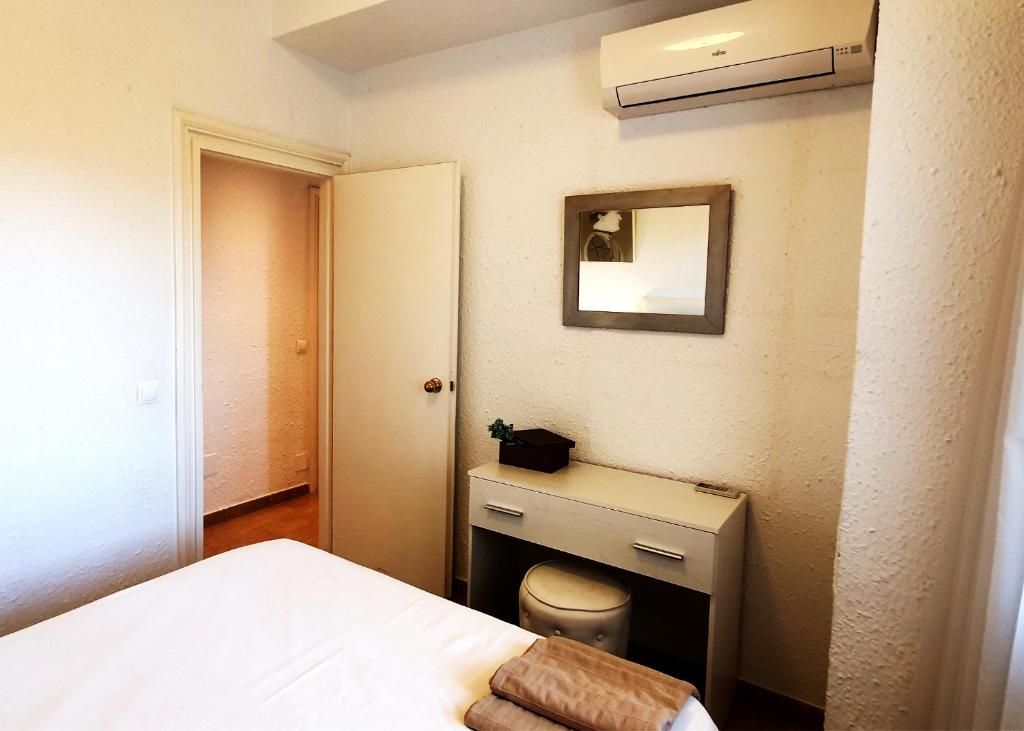 Posteľ alebo postele v izbe v ubytovaní Skol 427 Spacious 1 Bedroom Apartment with Sea Views