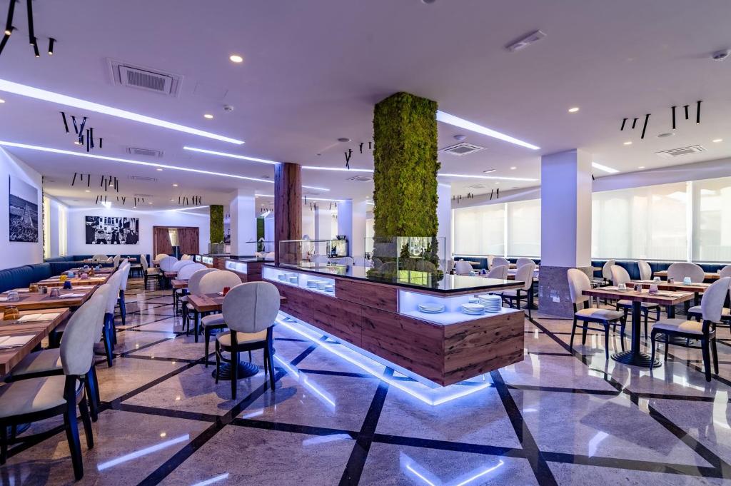Restaurace v ubytování Hotel Colombo