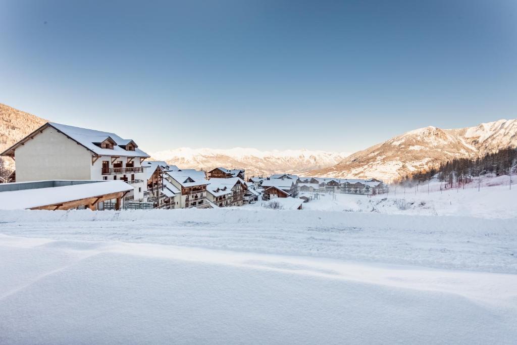 Le Soleil des Orres - maison pied des pistes - piscine, sauna et hammam - Apartamento De Dos Dormitorios