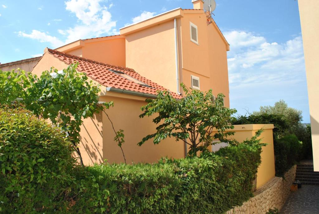 Budova, v ktorej sa vila nachádza
