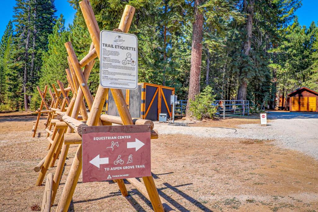Fotografie z fotogalerie ubytování Little Pinecone Retreat v destinaci Truckee