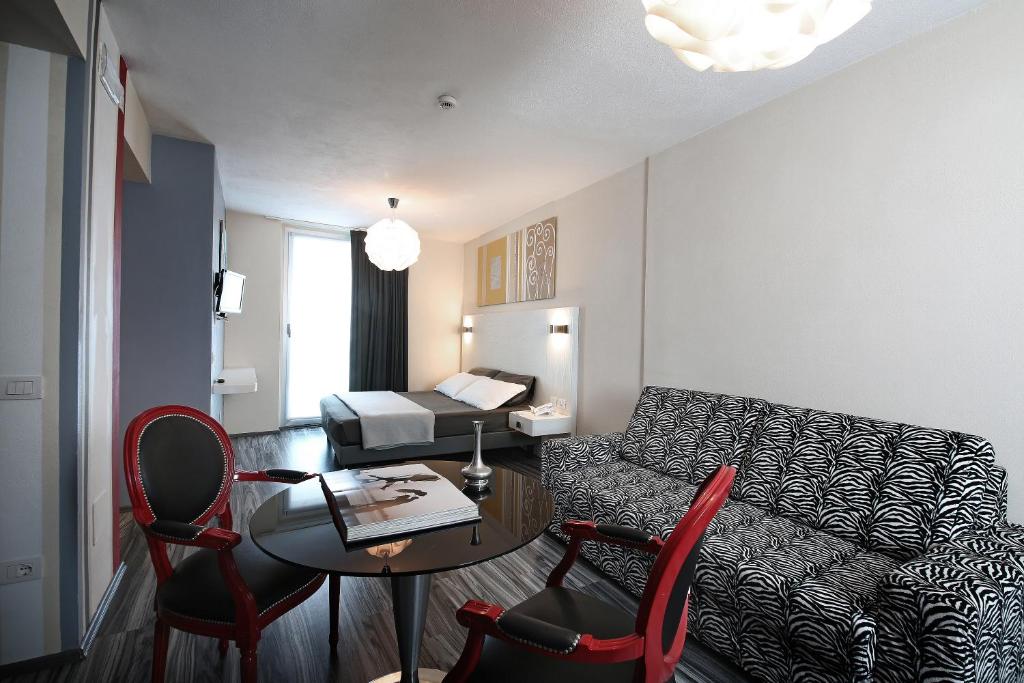 Posezení v ubytování Happy Hotel Atelier Gardone Riviera Centro & Beach