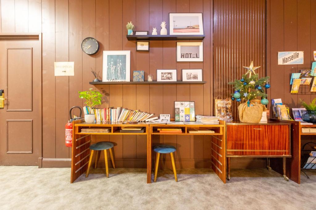 Hôtel Edmond Rostand - Resim 20