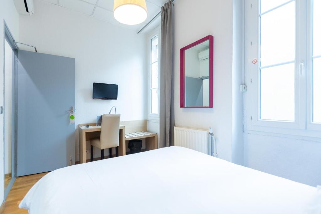 Hôtel Edmond Rostand - Resim 30