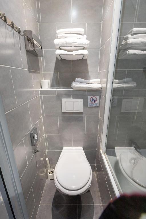 Hôtel Edmond Rostand - Resim 43