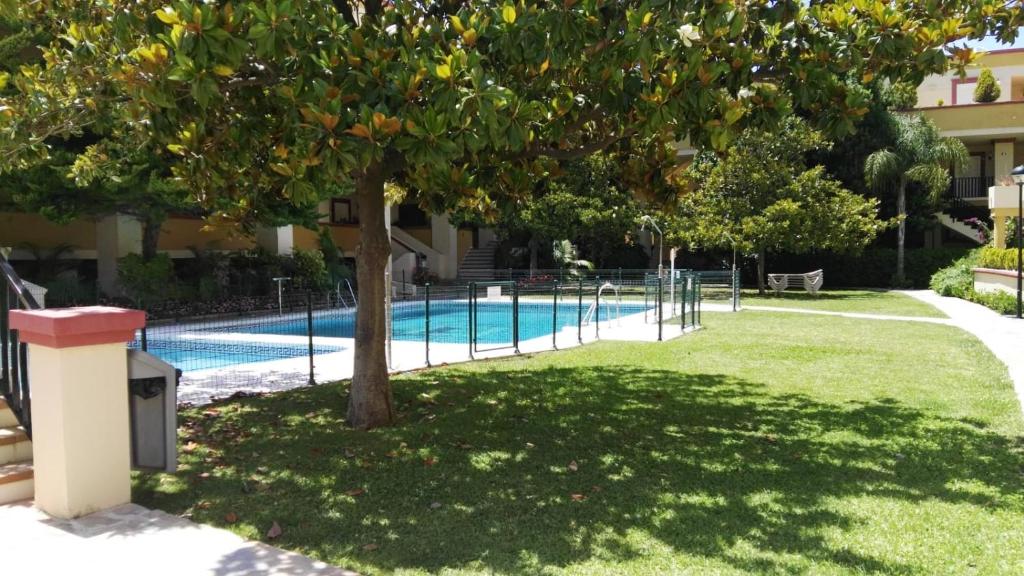 Bazén v ubytování Suitur apartamento Elviria Marbella beach view nebo v jeho okolí