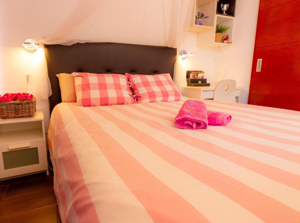 Postel nebo postele na pokoji v ubytování Suitur apartamento Elviria Marbella beach view