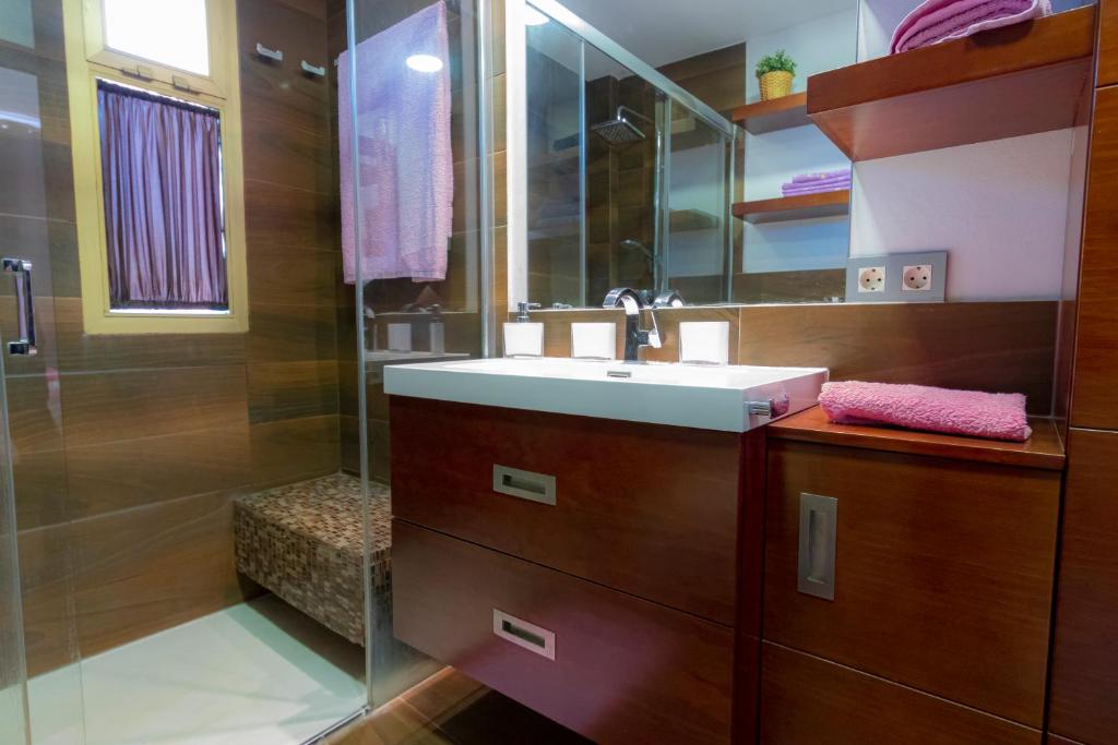 Koupelna v ubytování Suitur apartamento Elviria Marbella beach view