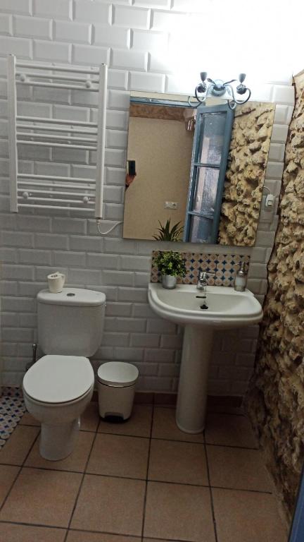 A bathroom at Casa Arco de la Pastora