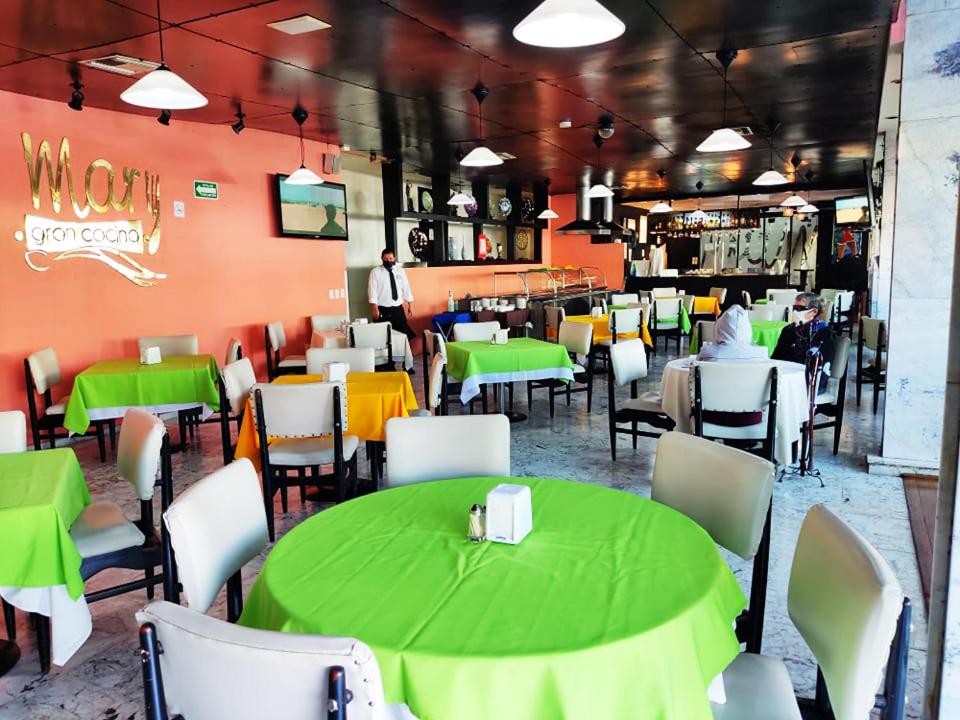 Restaurace v ubytování Hotel Mary Celaya