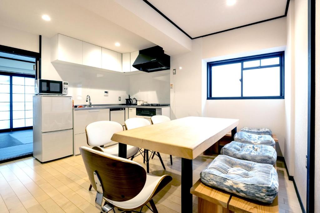 Kuchyň nebo kuchyňský kout v ubytování Nozawa Onsen BASECAMP