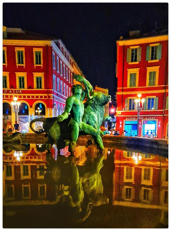 Le Petit Trianon et le Charme des Suites - Resim 16