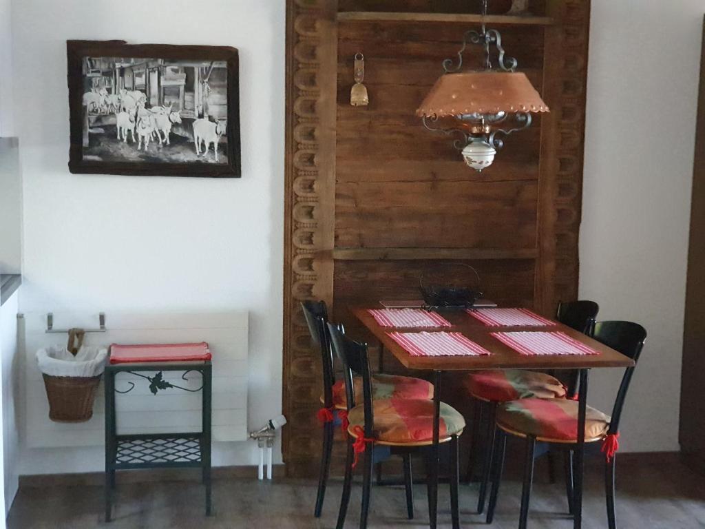 Fotografie z fotogalerie ubytování Studio for 2-4 guests with balcony and panorama view v destinaci Emmetten