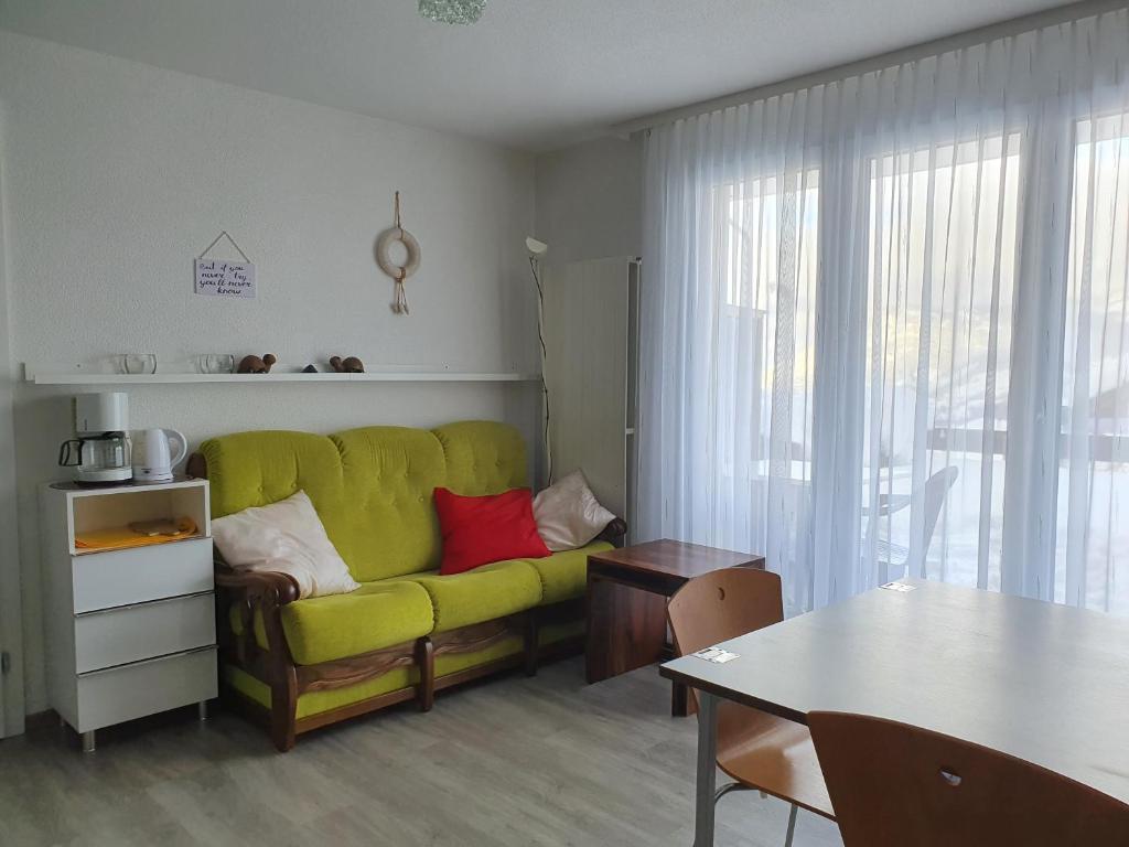 Oleskelutila majoituspaikassa Elfe-apartments Studio Apartment for 2 guests