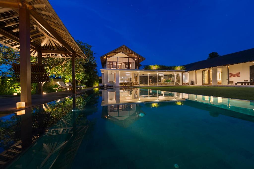 Villa Kavya - 8-minute walk from Berawa Beach, Canggu - Harga Terbaru 2023