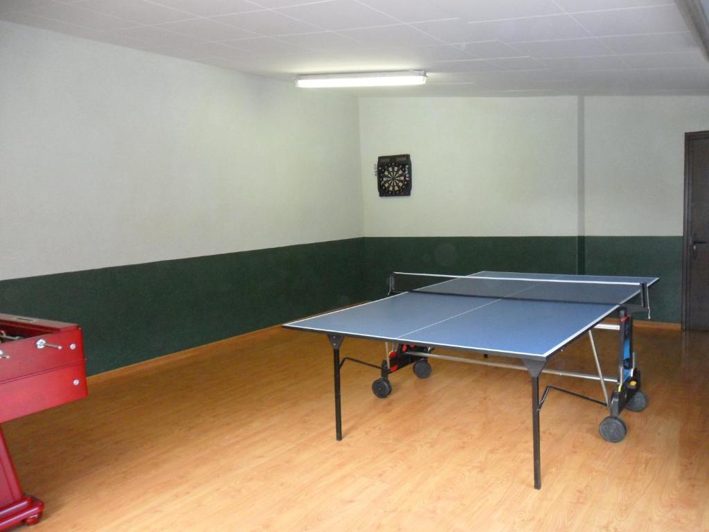 Stolní tenis v ubytování Mas La Riera nebo okolí