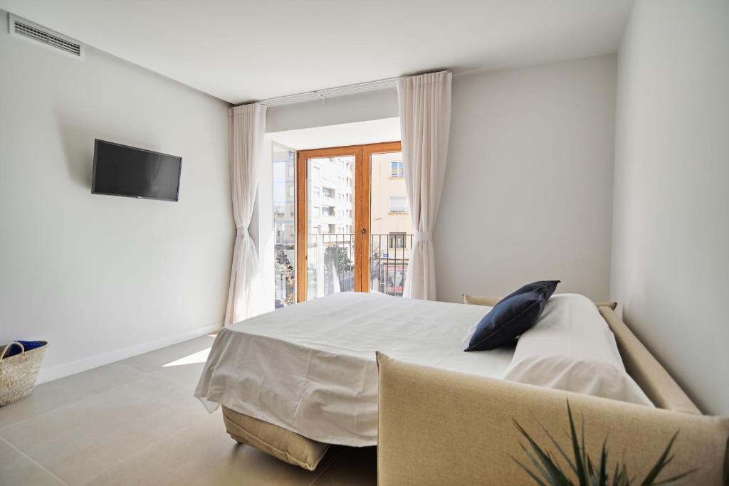 Slow Home Apartments - 14