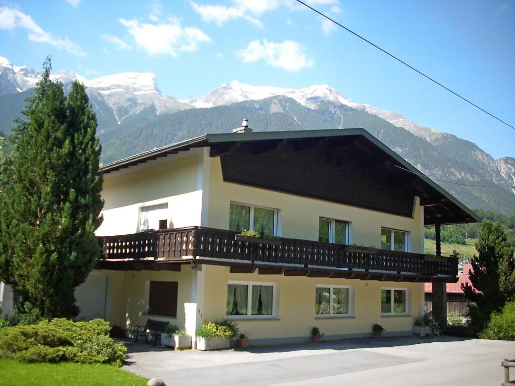 Zdjęcie z galerii obiektu Apartment Kaufmann by Interhome w mieście Tobadill