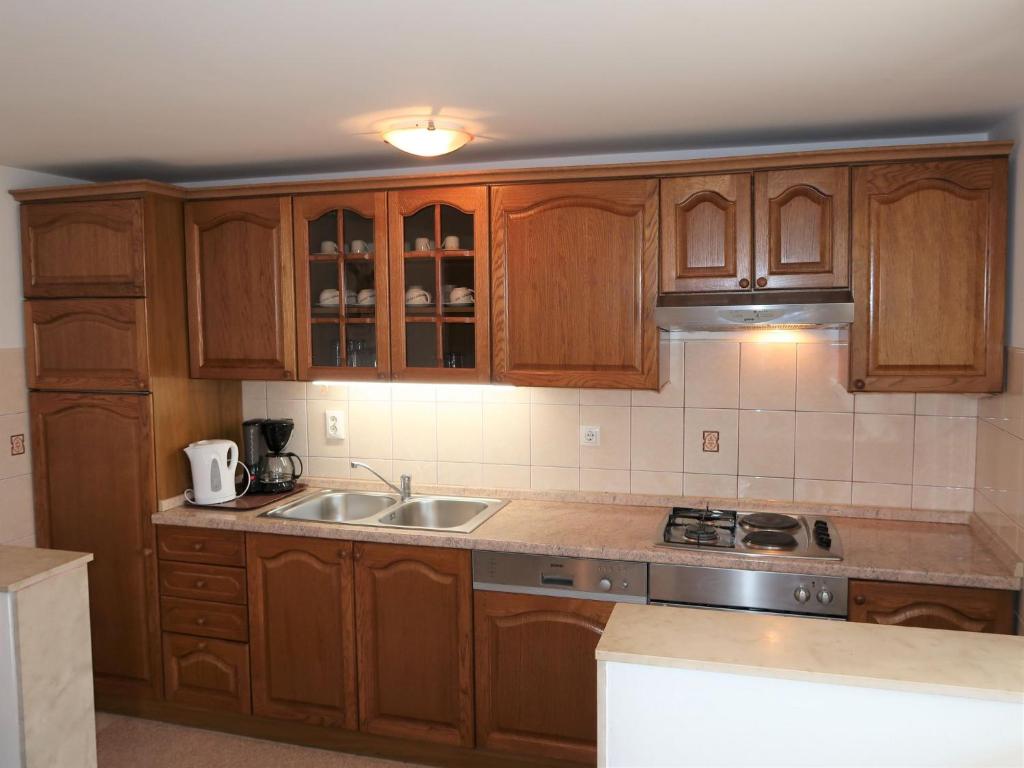 Kuchyň nebo kuchyňský kout v ubytování Apartment Filip Jakov-2 by Interhome