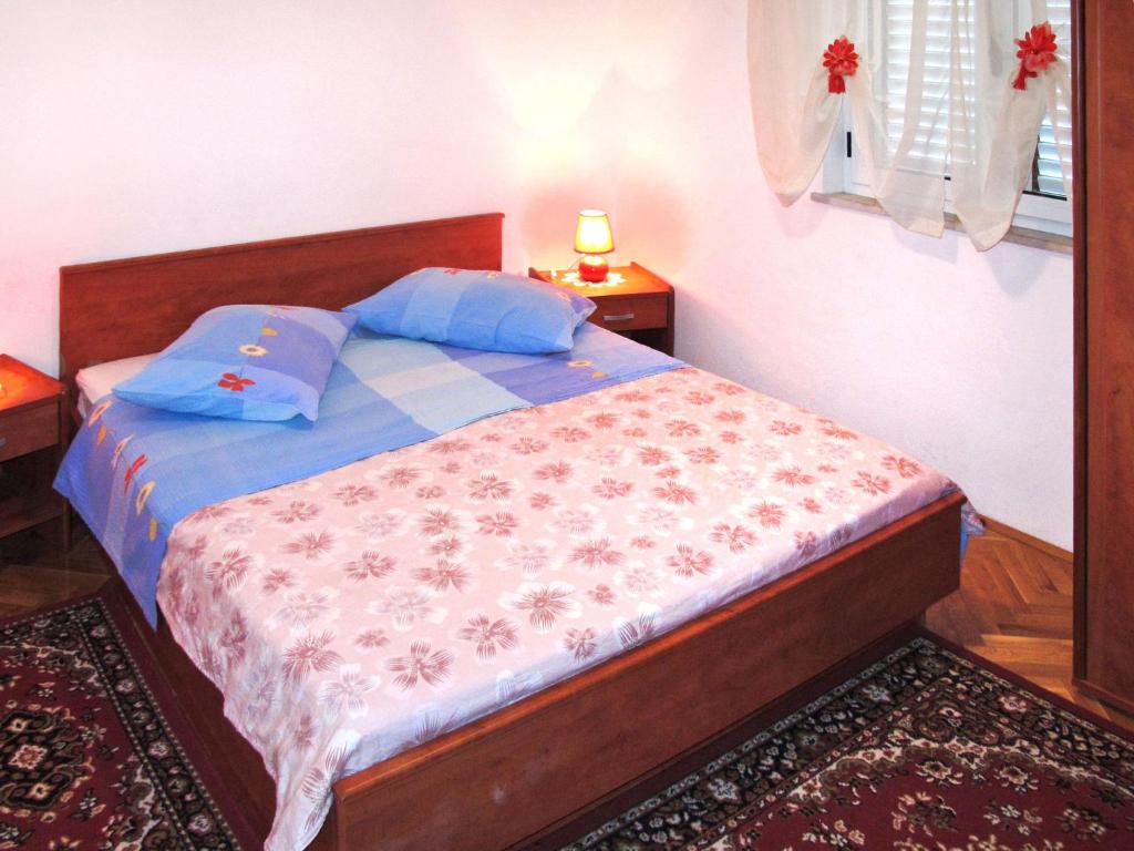 Postel nebo postele na pokoji v ubytování Apartment Filip Jakov-2 by Interhome