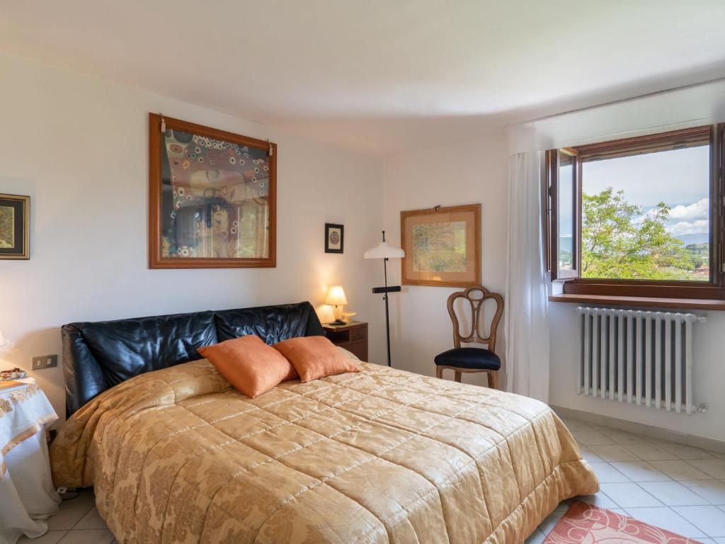 A bed or beds in a room at Holiday Home Cadellura by Interhome