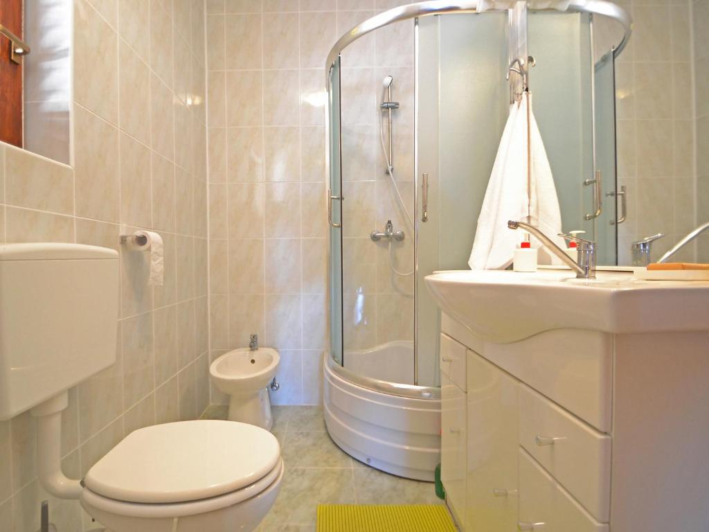 Kúpeľňa v ubytovaní Apartment Matal by Interhome