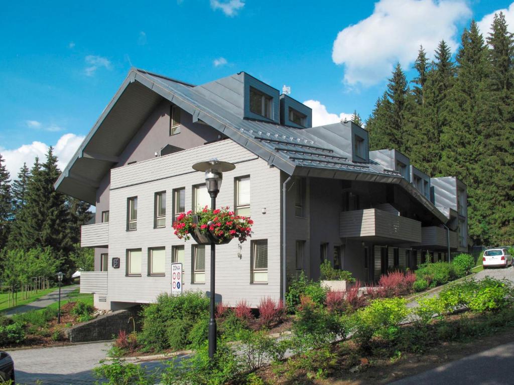 Budynek, w którym mieści się apartament