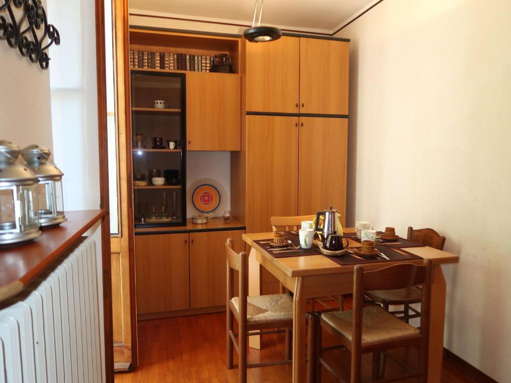 Kuchyň nebo kuchyňský kout v ubytování Apartment Colombaio by Interhome