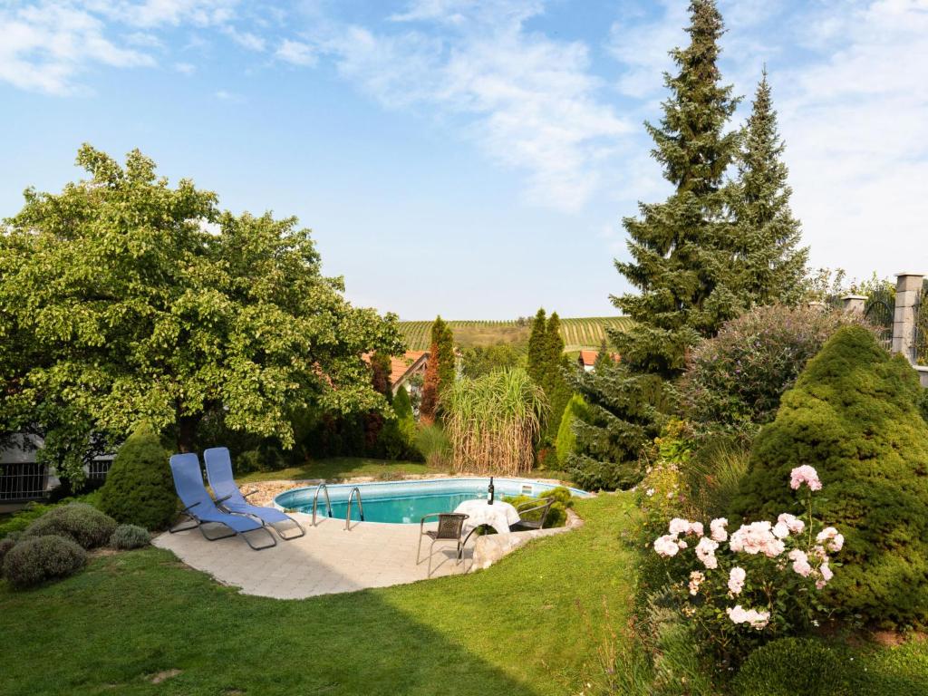 Bazén v ubytování Holiday Home Horní Věstonice by Interhome nebo v jeho okolí