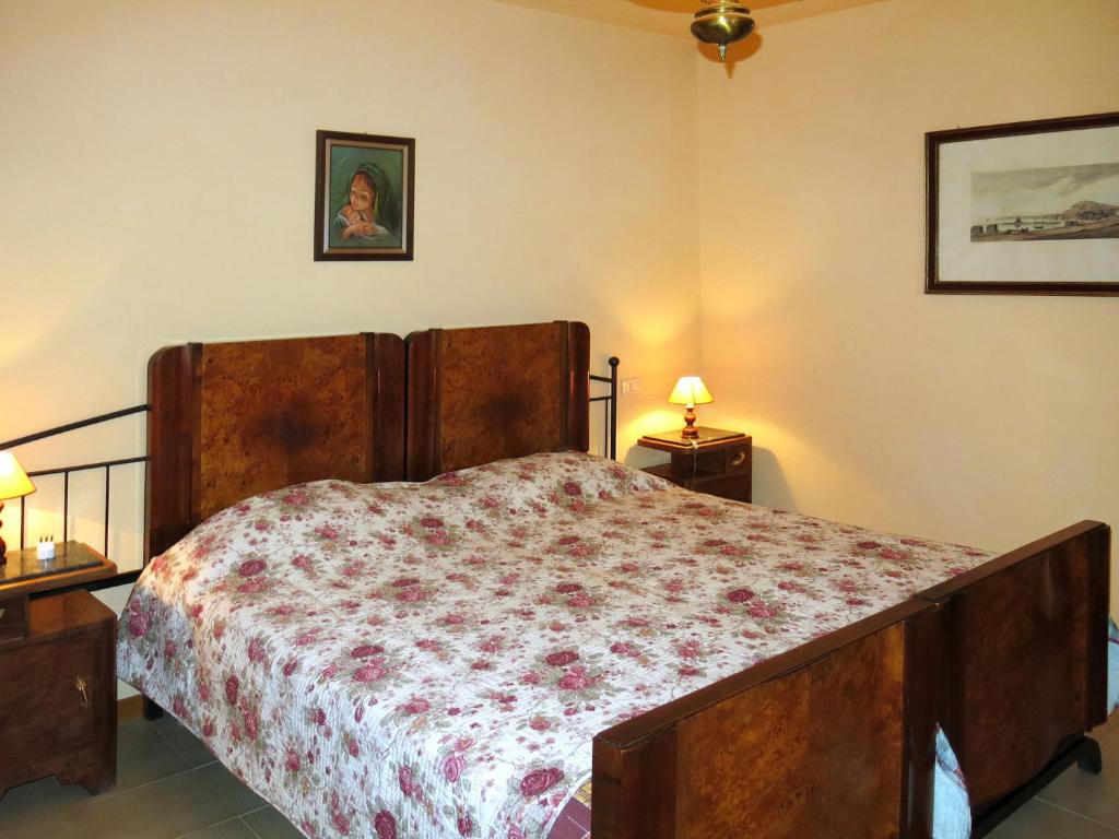 Łóżko lub łóżka w pokoju w obiekcie Holiday Home Castagni I - Castagni II by Interhome