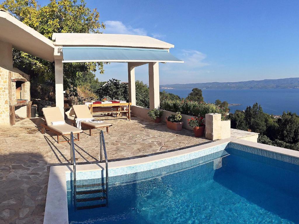 Bazén v ubytovaní Holiday Home Juraj by Interhome alebo v jeho blízkosti