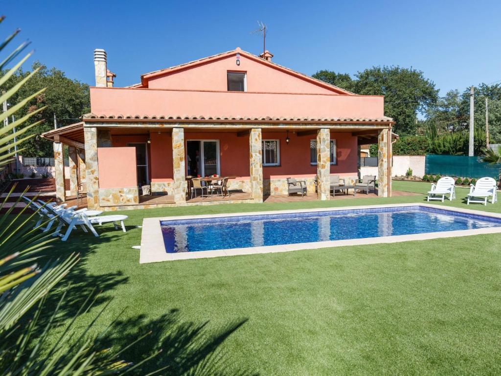 Bazén v ubytování Holiday Home Montverde by Interhome nebo v jeho okolí