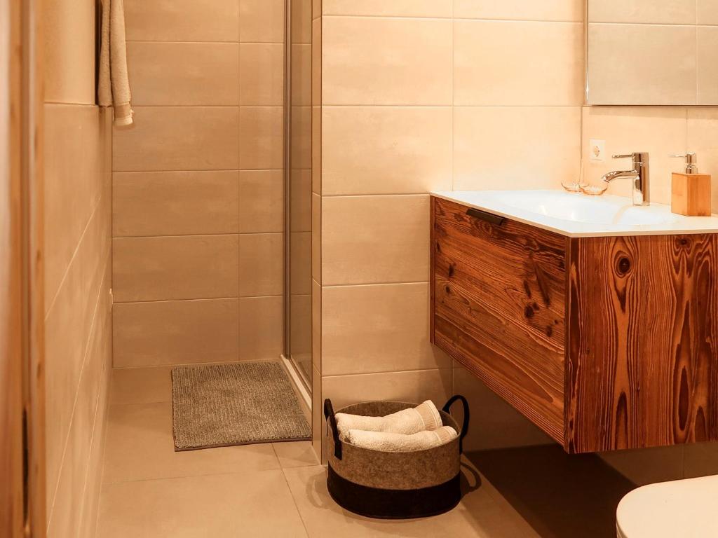 Koupelna v ubytování Apartment Chalet Edelweiß by Interhome