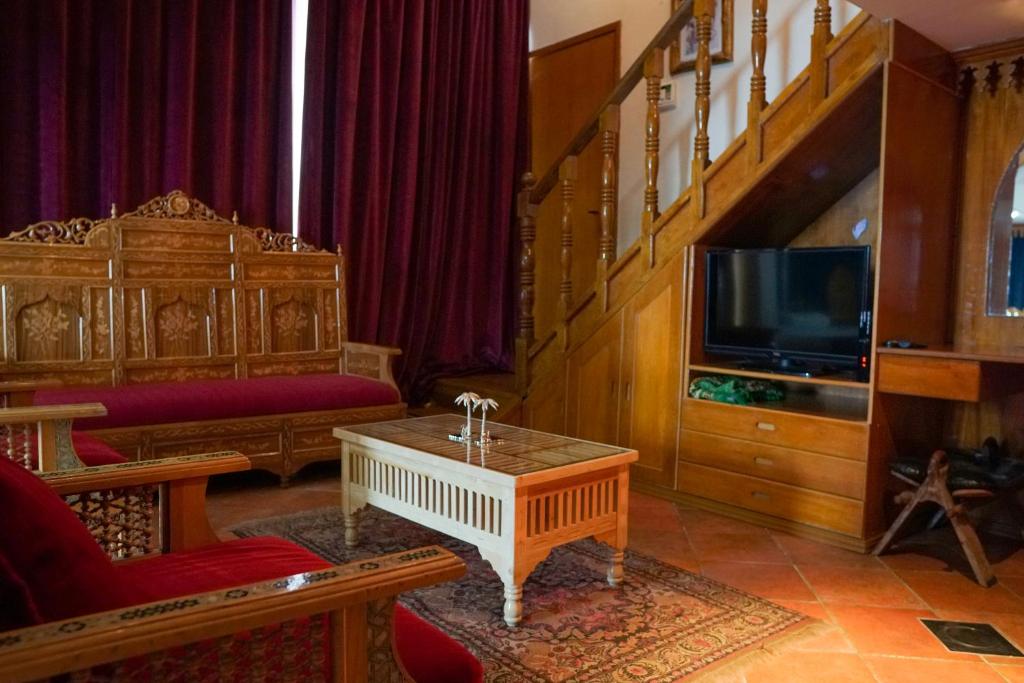 Kuwait Palace Hotel - Apartamento Con Terraza