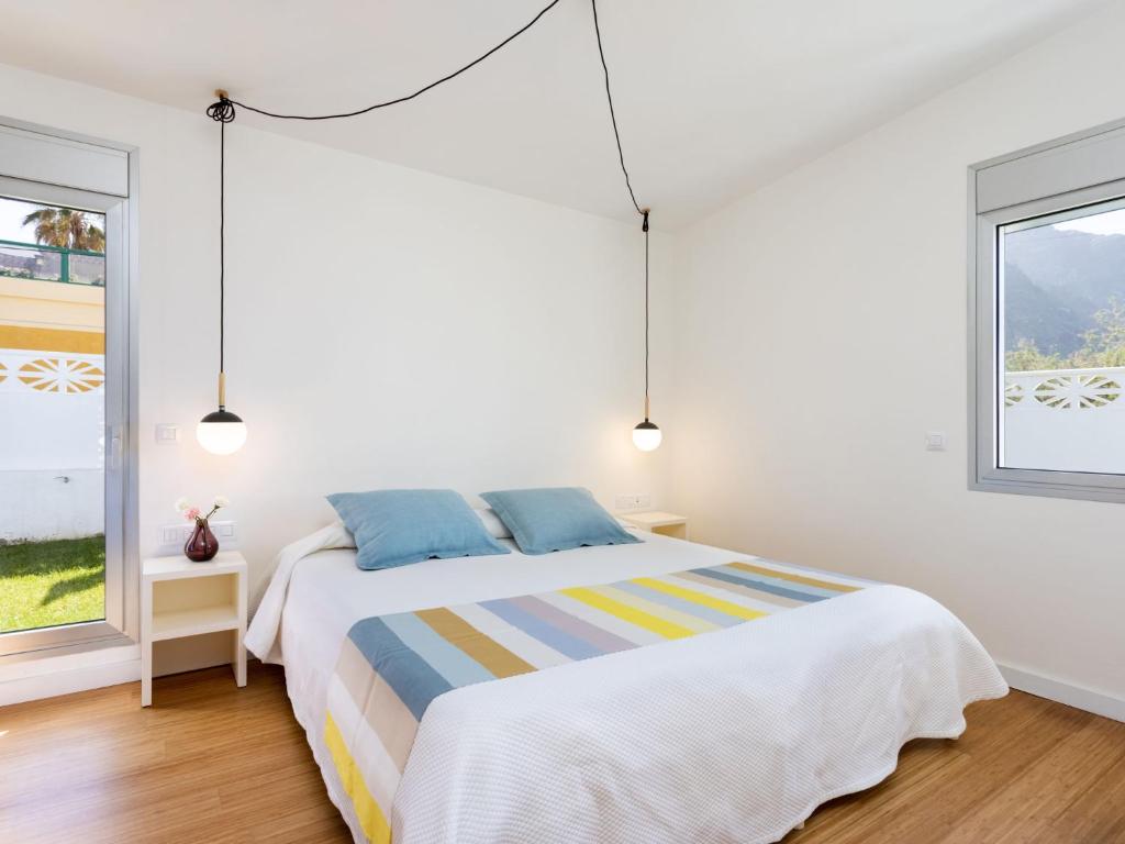 Postel nebo postele na pokoji v ubytování Villa Las Aguilas by Interhome