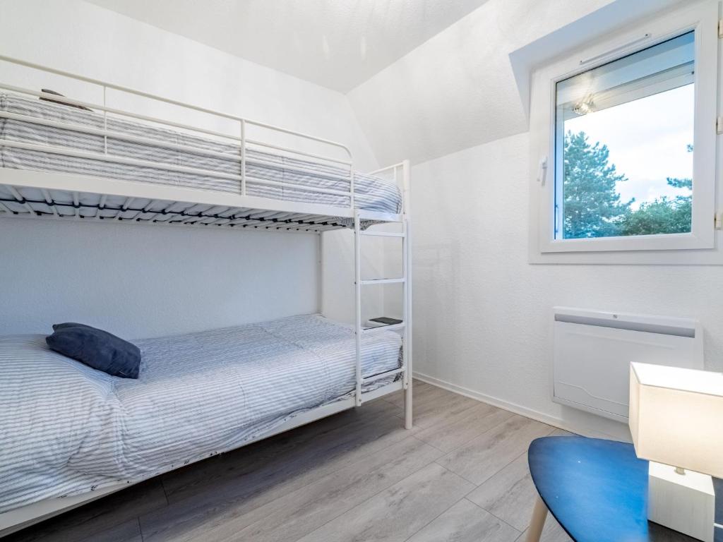 Postel nebo postele na pokoji v ubytování Apartment Le Vert Coteau-3 by Interhome