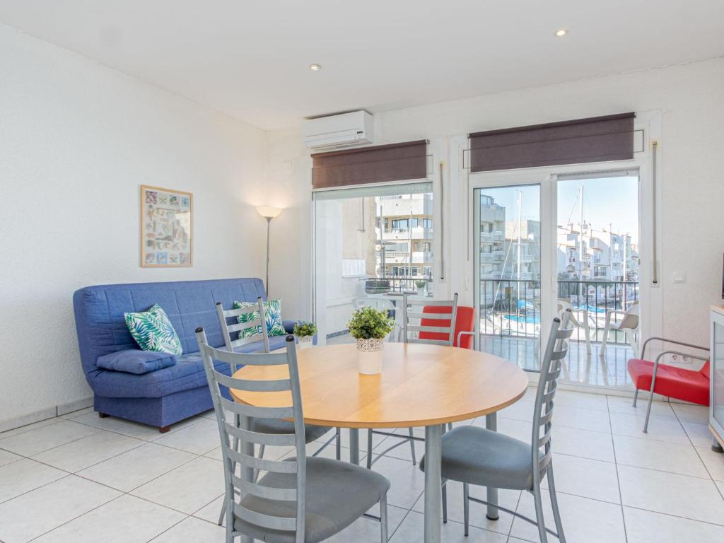 Posedenie v ubytovaní Apartment Port Primer-2 by Interhome